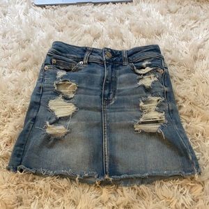 American Eagle distressed jean skirt